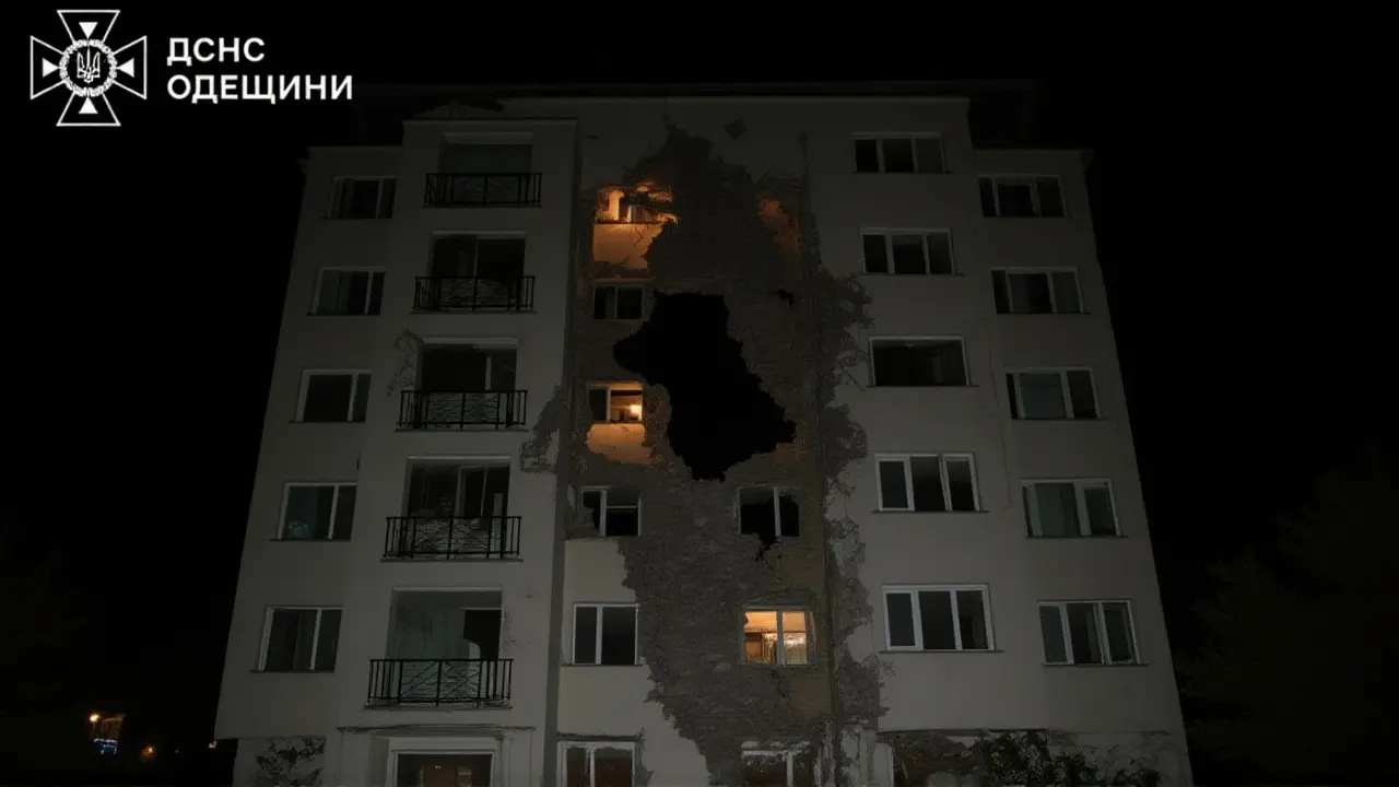 Rusko spustilo rekordní vlnu útoků: 298 dronů a 70 raket nad Ukrajinou